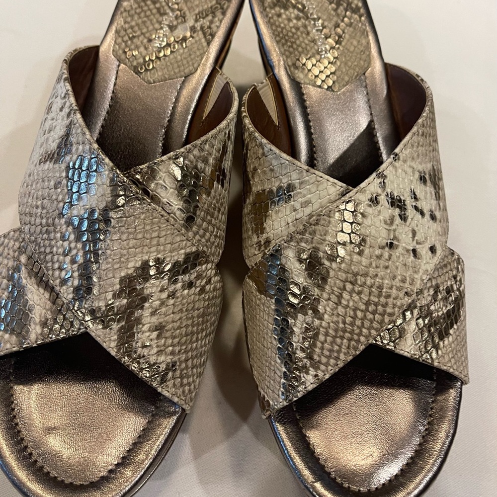 Donald J Pliner Sandals